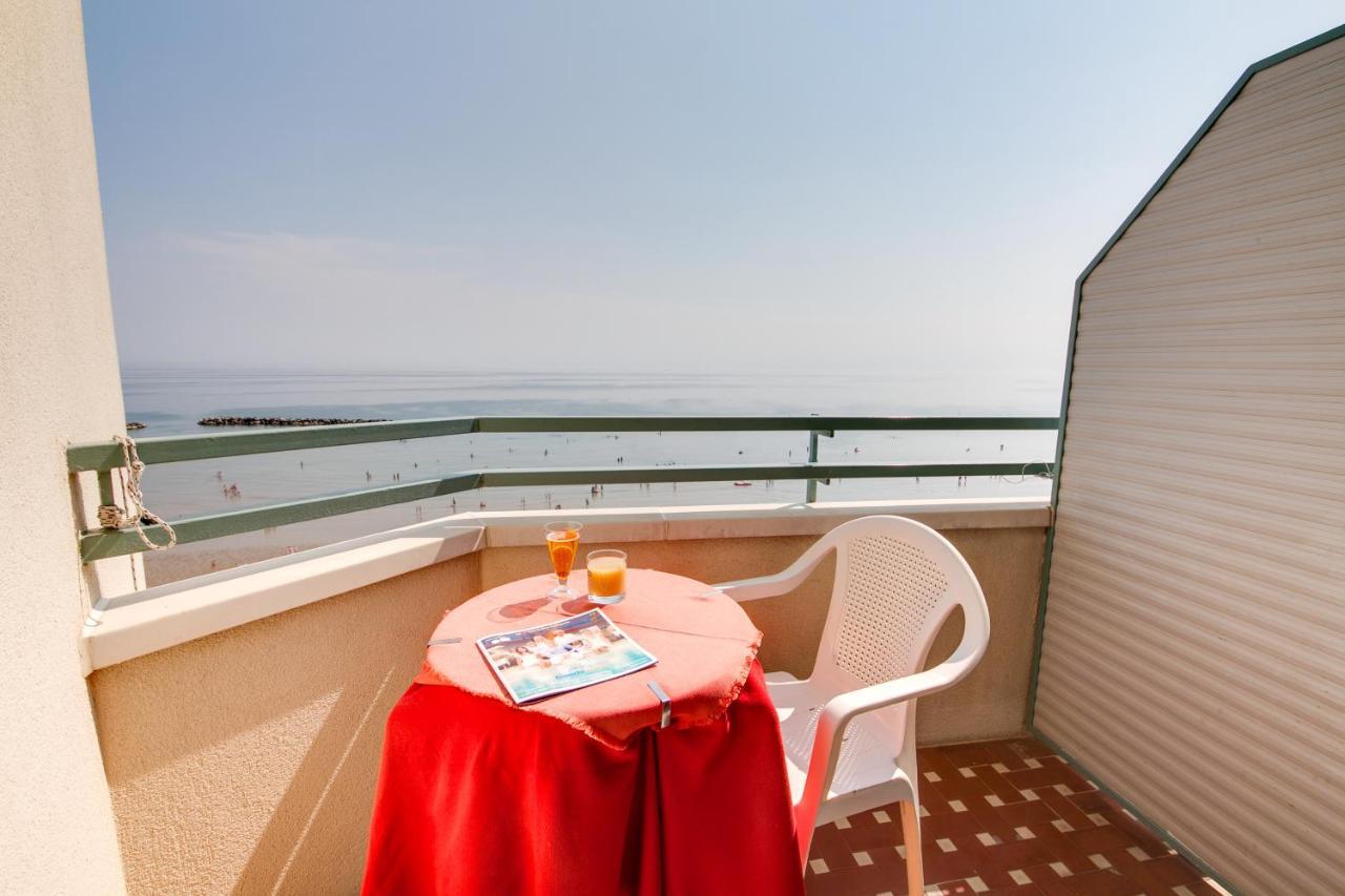 Hotel Majestic Bellaria-Igea Marina Eksteriør billede