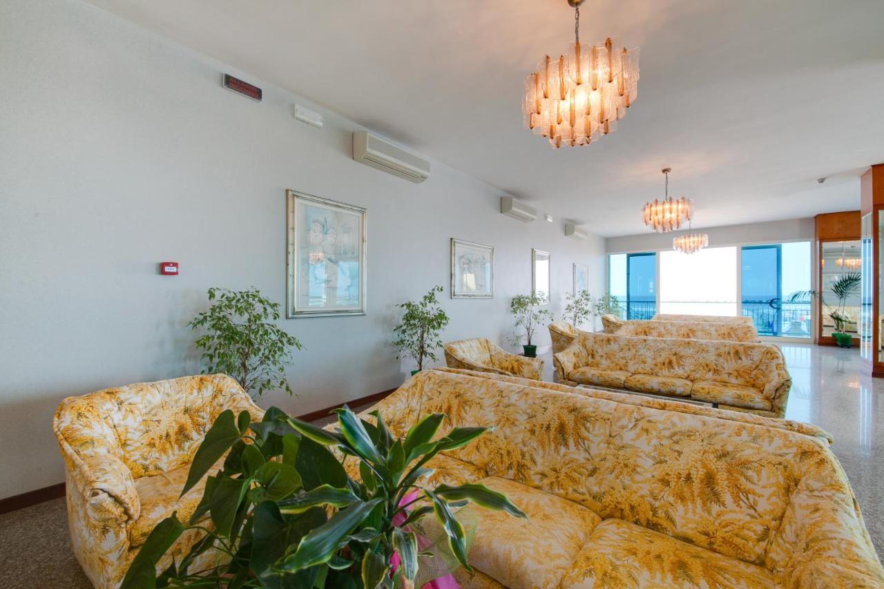 Hotel Majestic Bellaria-Igea Marina Eksteriør billede