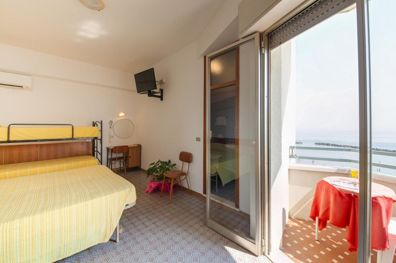 Hotel Majestic Bellaria-Igea Marina Eksteriør billede