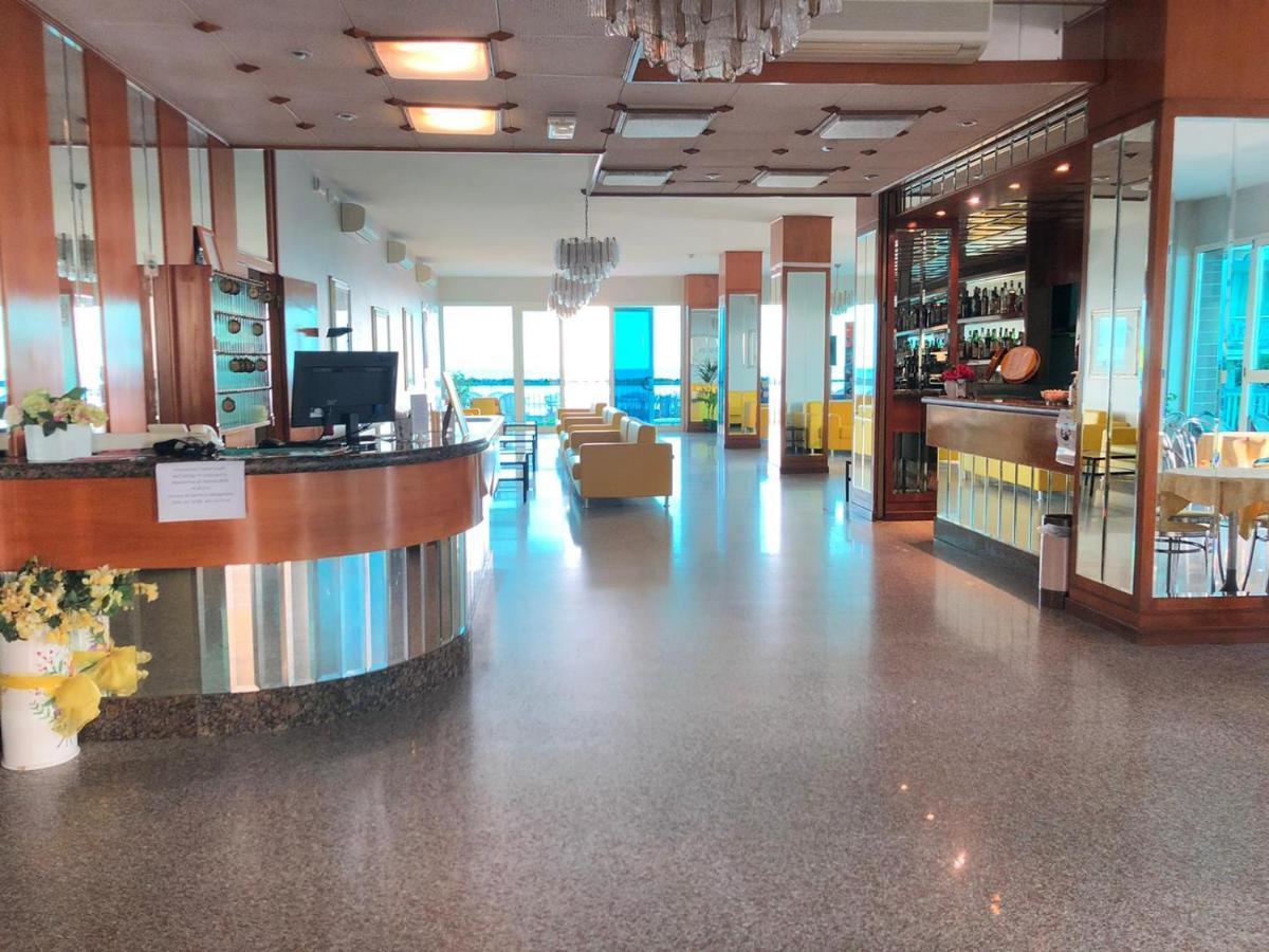 Hotel Majestic Bellaria-Igea Marina Eksteriør billede