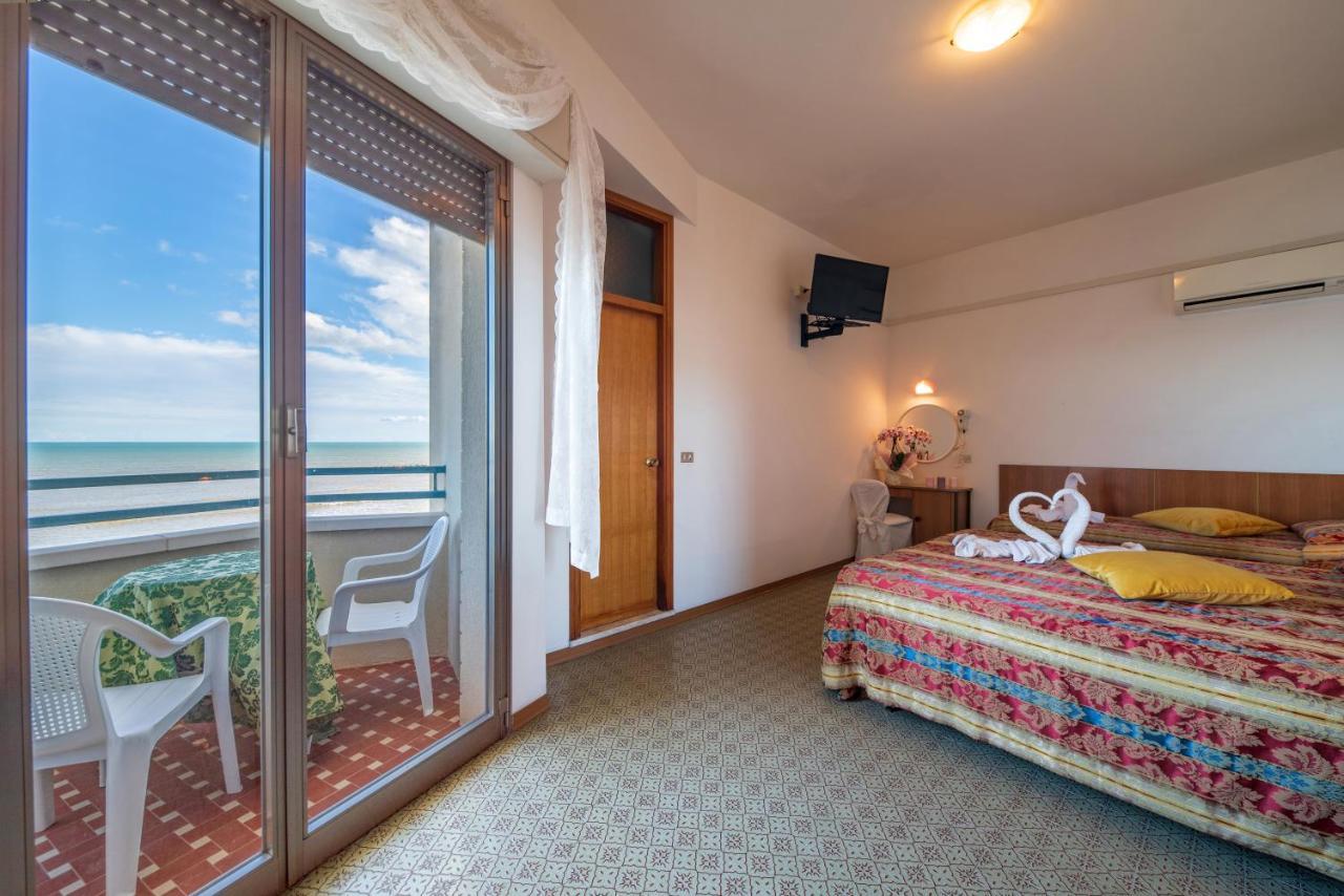 Hotel Majestic Bellaria-Igea Marina Eksteriør billede