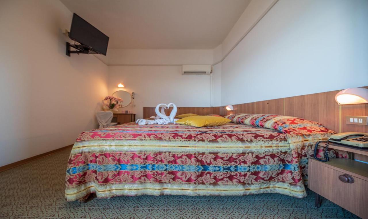 Hotel Majestic Bellaria-Igea Marina Eksteriør billede