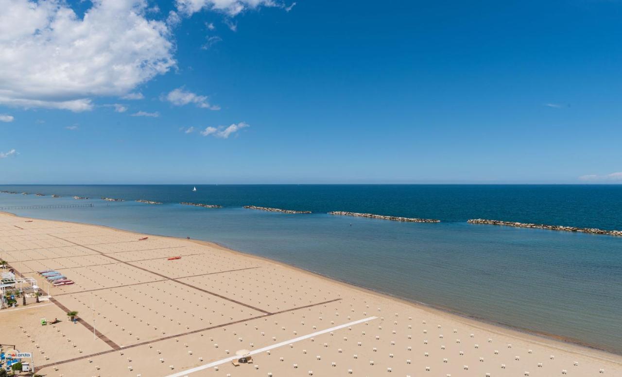 Hotel Majestic Bellaria-Igea Marina Eksteriør billede