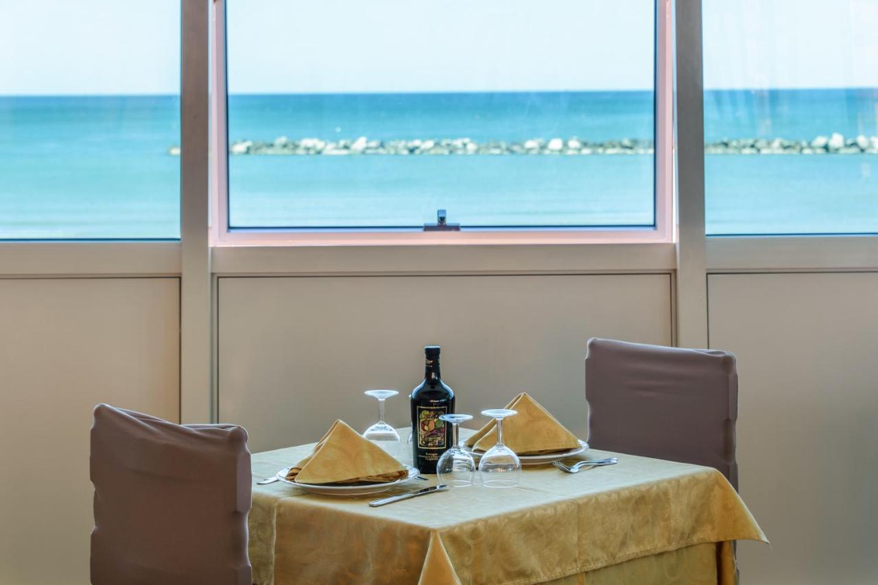 Hotel Majestic Bellaria-Igea Marina Eksteriør billede